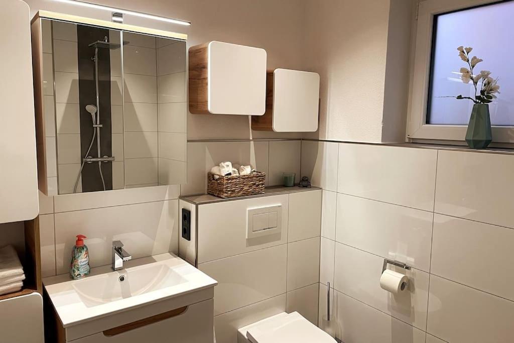 Gemuetliche, Topp Ausgestattete Ferienwohnung Bann Esterno foto