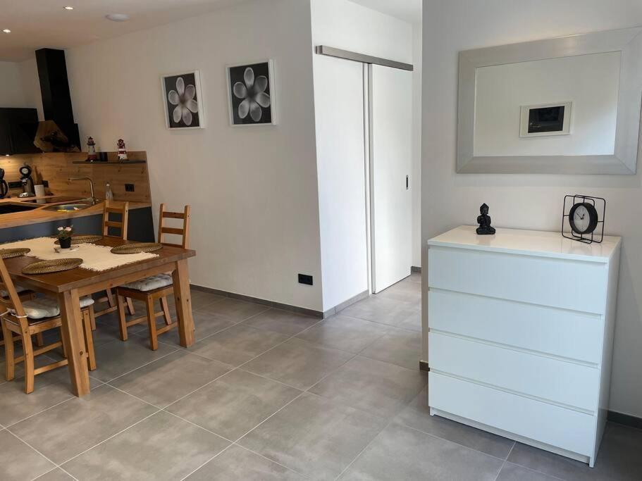 Gemuetliche, Topp Ausgestattete Ferienwohnung Bann Esterno foto