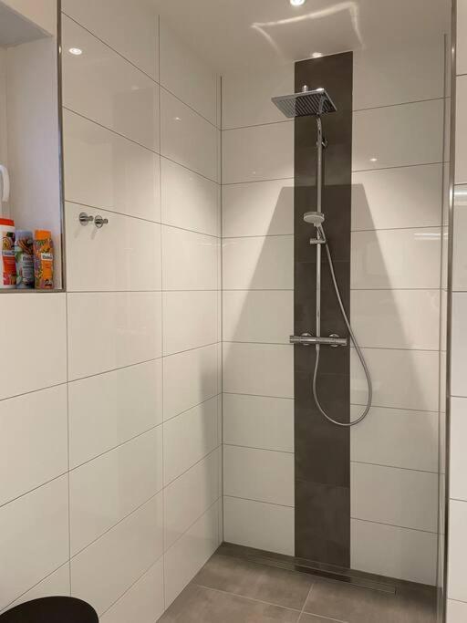Gemuetliche, Topp Ausgestattete Ferienwohnung Bann Esterno foto